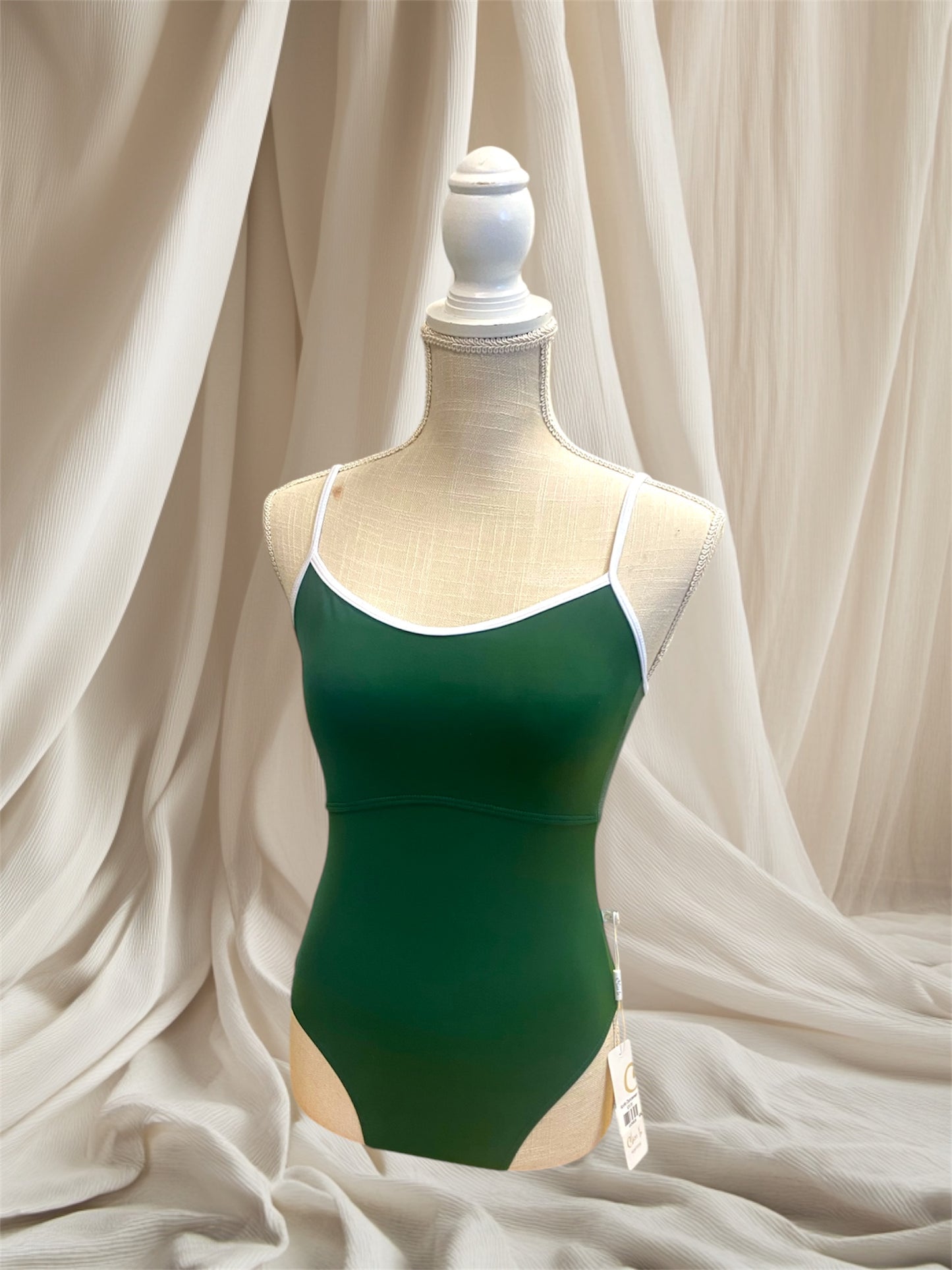 CLASS IN HUNTER WITH WHITE TRIM CAMI